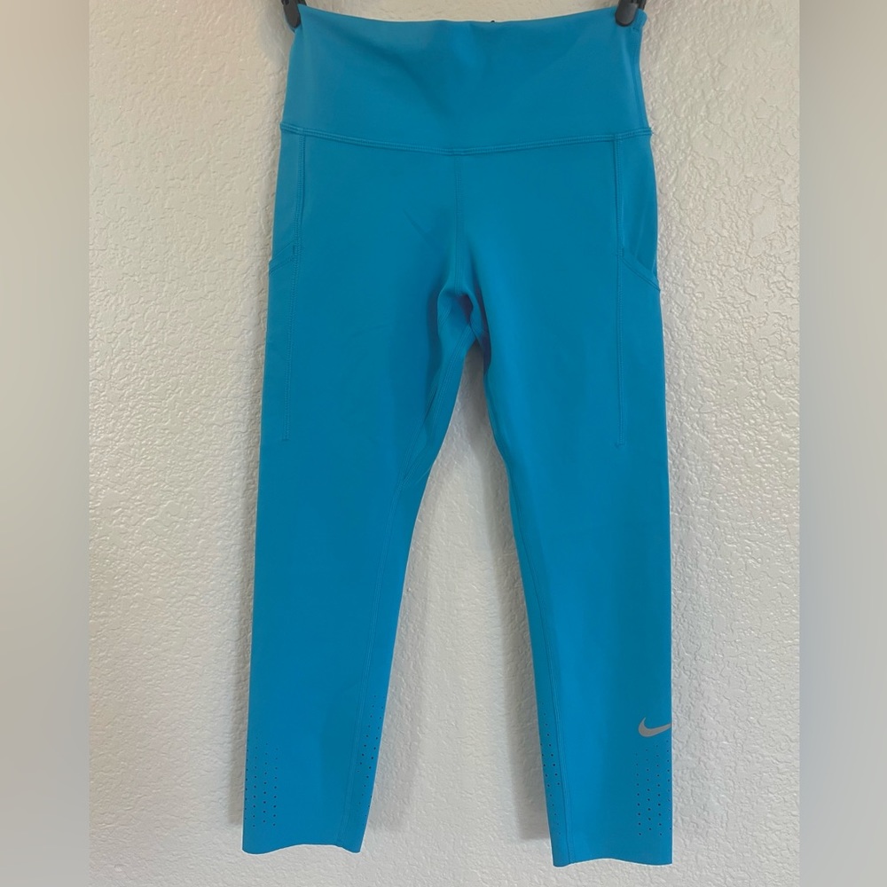 Nike Women’s Epic Lux Running Crops, Size Small